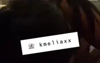 المؤخرة الكبيرة جبهة تحرير مورو الإسلامية في ارتفاعات الفخذ والكعب مثير الداعر في بوف السيارة.