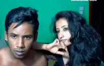 زوجة أعز أصدقائي تعطيني اللسان وتحصل على نائب الرئيس على حلمتها.