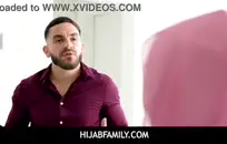 يمارس الجنس مع الأصدقاء اللولبيين كما تفعل القطط مع الكلاب بينما تتبارز ألسنتهم وقضيبهم لساعات متتالية.