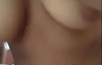 الجدة الساخنة في الدعك مثير وجوارب طويلة الرافعات قبالة نفسها