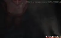 المشاغب لاتينا في سن المراهقة مارس الجنس من الصعب في الحمار.