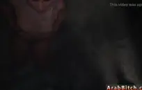 فاتنة مذهلة مع الثدي الصغيرة الرياء جسدها بطريقة مثيرة