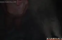 لا أستطيع الانتظار لرؤية ساقي هذه السيدة المثيرتين عندما تنحني ، وشعرها حار جدًا لدرجة تجعلني أريد أن أمارس الجنس مثل الوحش