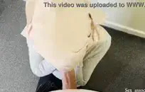 شاهد كيف يركض هذا الحمار السمين بمفرده.