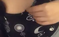 يمارس الجنس مع أختي عند والدي المنزل.