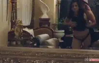 زوجة الأب المشاغب مع كبير الثدي والرطب كس يريد ربيب لها.