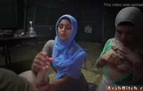 فتيات كبيرات قويات يعرفن كيفية مص القضيب بشكل لا مثيل له غدًا، يقدمن وظائف مذهلة بعد تذوق بعض عصير الهرة الحلو.