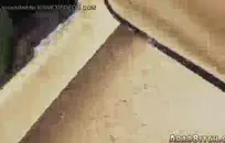 فتاة سيئة مع buttplug وديك ضخمة في مؤخرتها.