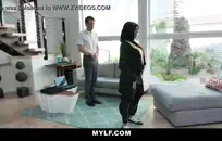 الاستمناء في جواربي وحذائي الأسود.