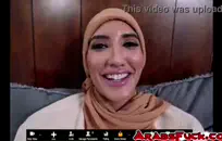 بالإصبع كس زوجتي في ثونغ الأسود 2.