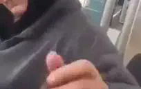 استمناء على فيديو قديم لزوجتي.