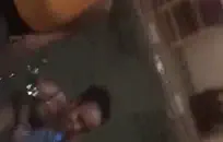 منفردا في سن المراهقة بالإصبع و سخيف نفسها على الكاميرا على كام.