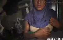 مثير فاتنة في سن المراهقة يظهر قبالة الحمار الثدي على كاميرا ويب.